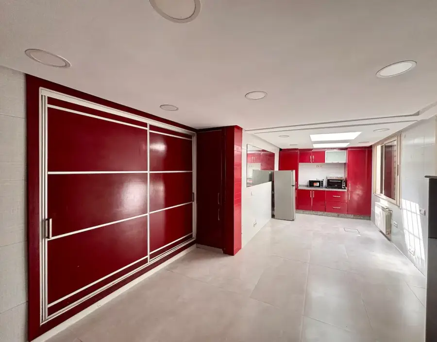 Cuisine moderne et espace repas d’une villa à louer