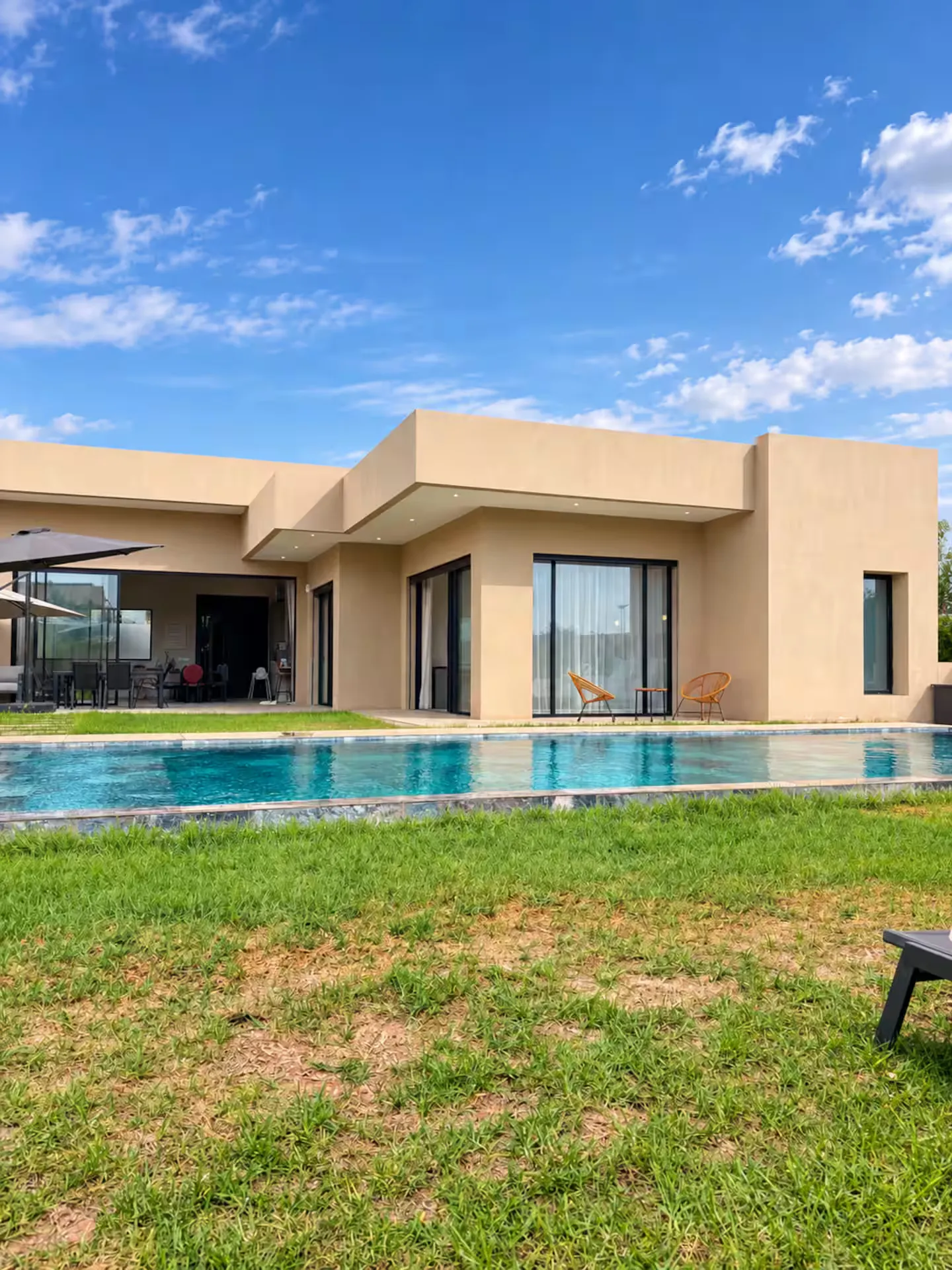 Villa Santal - Façade Contemporaine et Piscine Privée