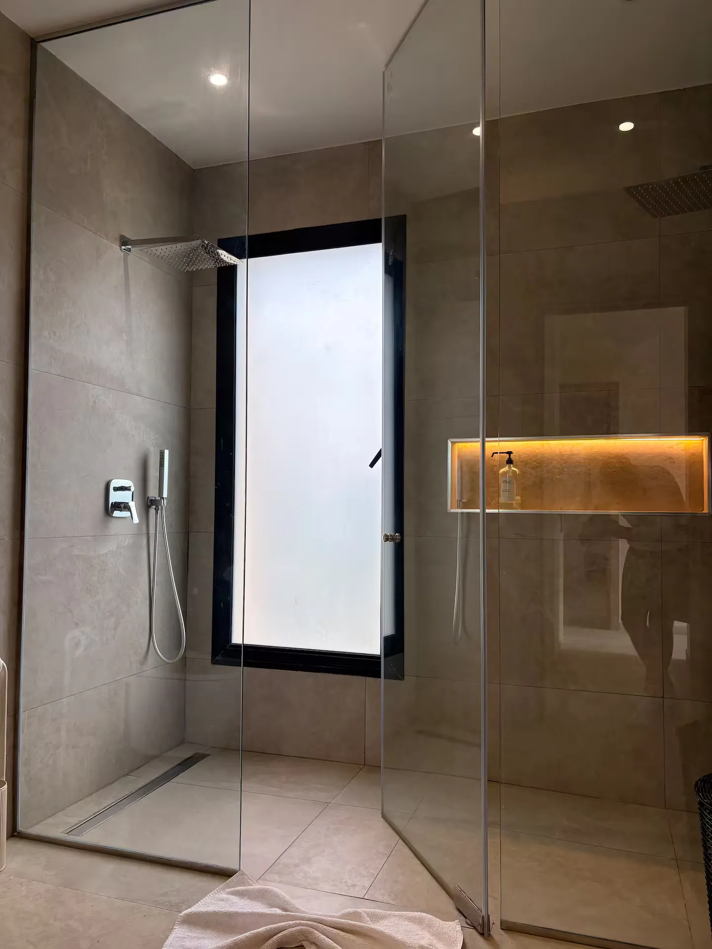 Villa Santal - Douche à l'Italienne et Niche Rétroéclairée